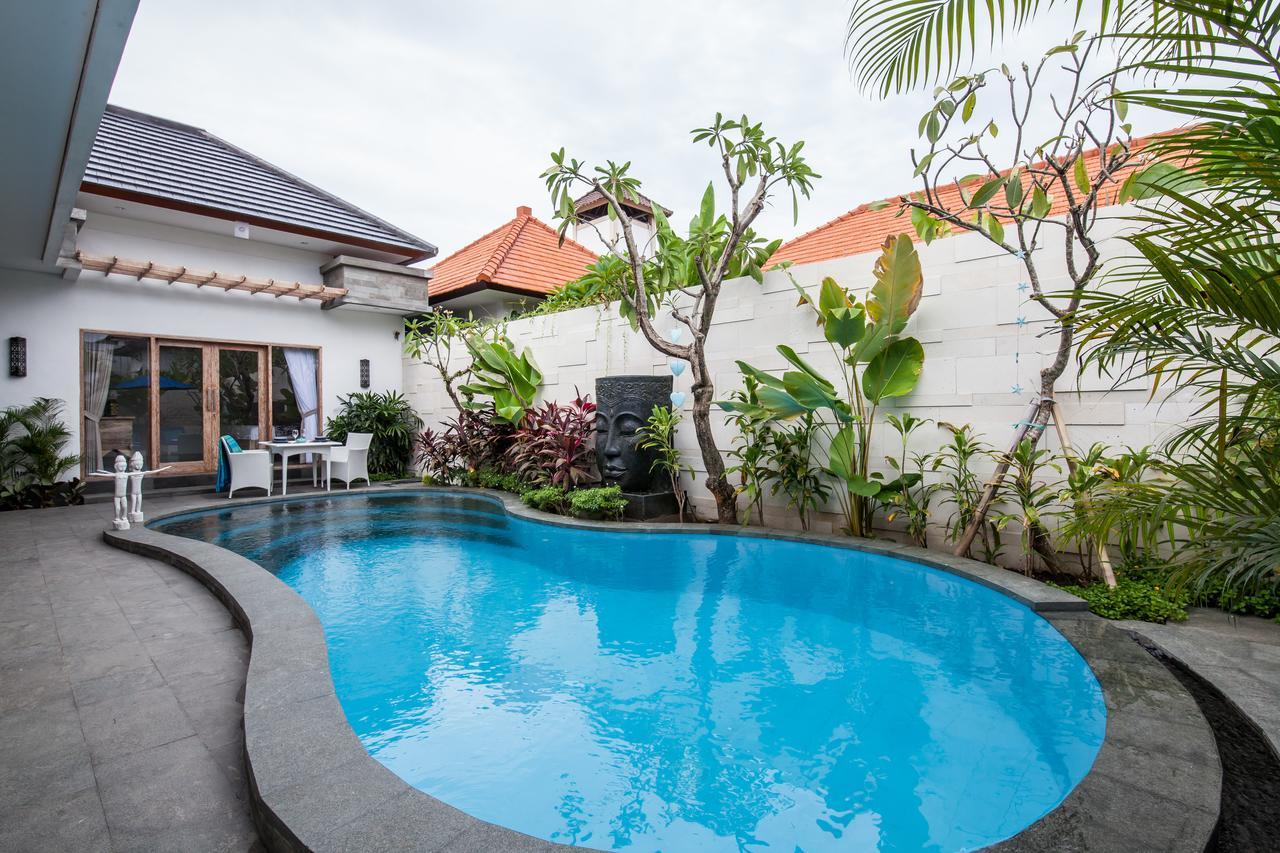 Ambermoon Villa 2 Seminyak Exterior foto